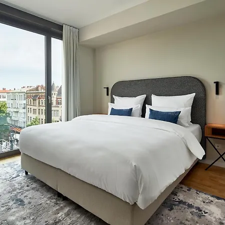 Hotel June Six West 4*