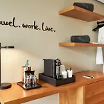 Ξενοδοχείο June Six West 4*