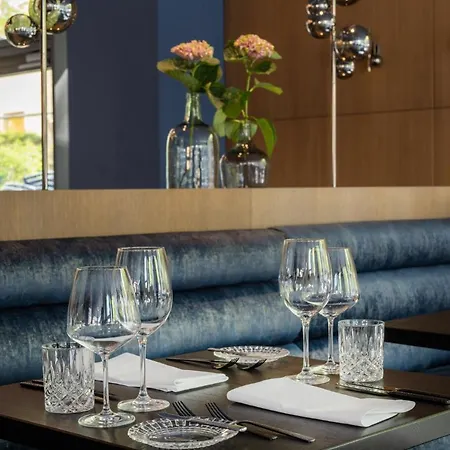 Hotel June Six West 4*