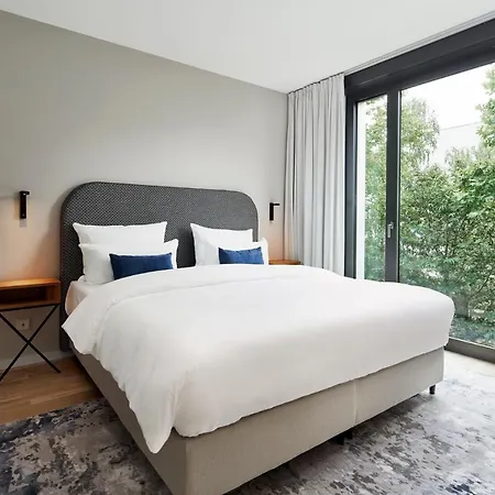 June Six West Отель