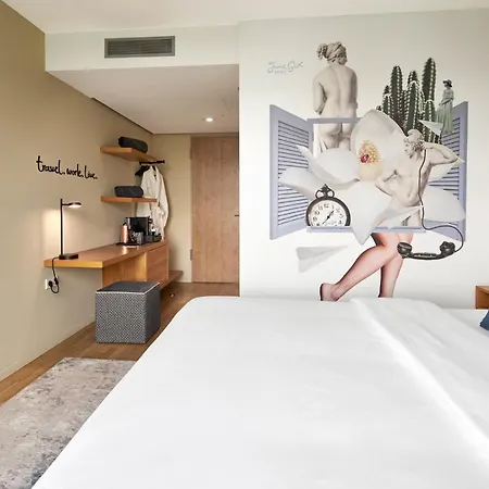 June Six West 3* Berlín