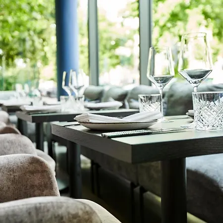 June Six West 3* Berlín