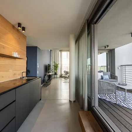 Hotel June Six West 4*