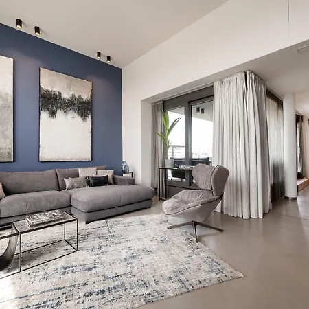 Hotel June Six West 4*