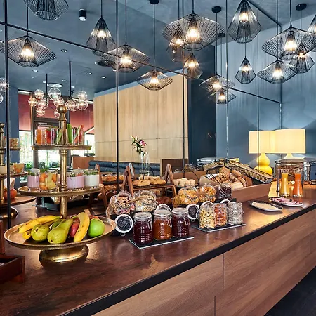 June Six West Hotel 4*