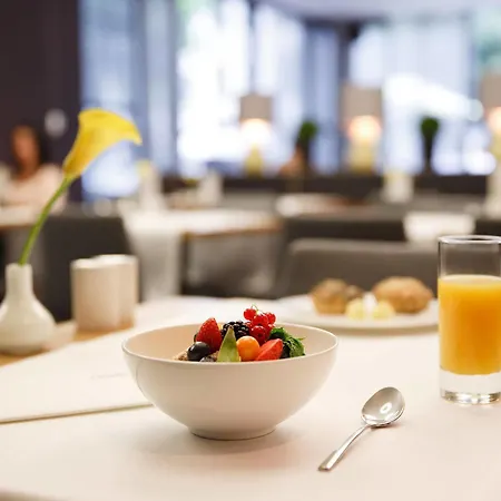 Отель June Six West Берлин