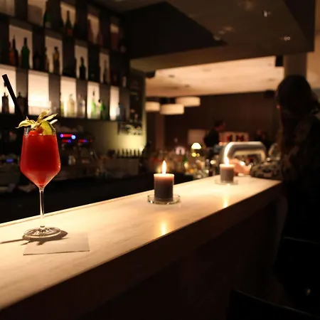 June Six West Hotel 4*