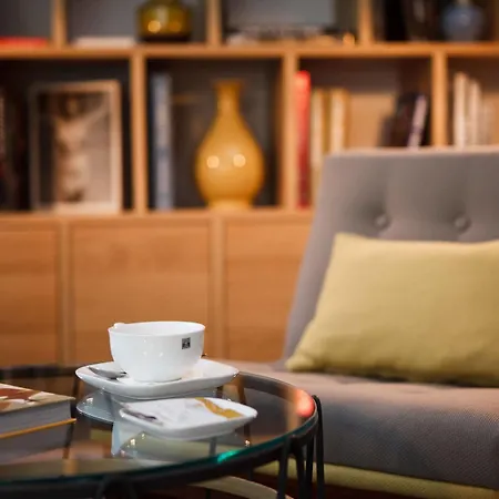 Отель June Six West 4*