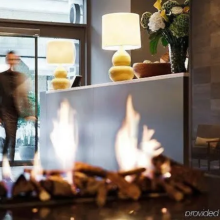 June Six West 4* Берлин