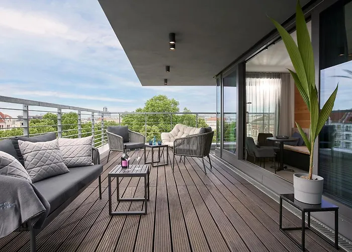 Hotel June Six West 4*