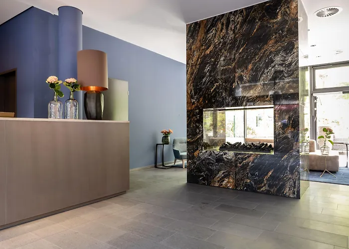 June Six West Berlín