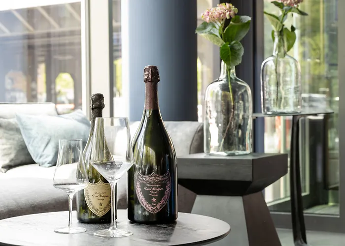 June Six West 4* Berlín