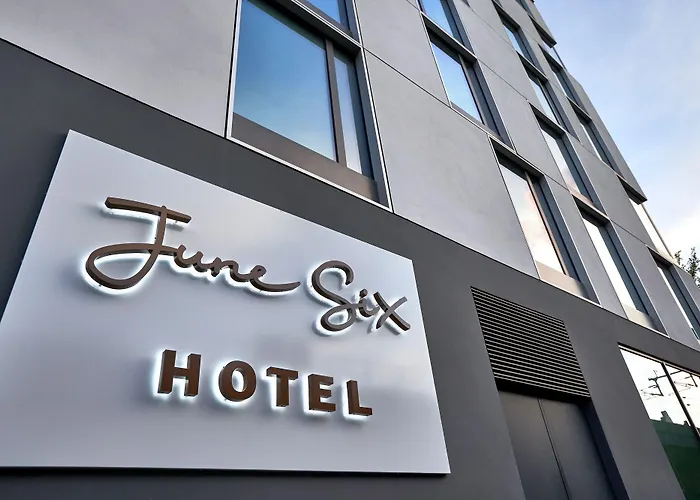 June Six West 4* 베를린