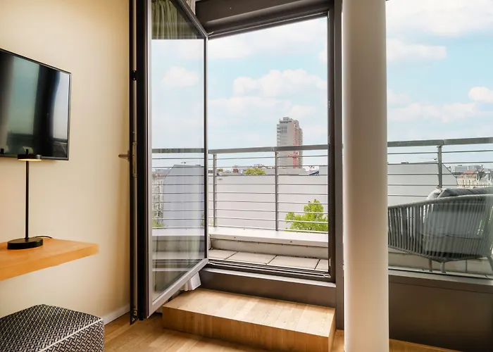 호텔 June Six West