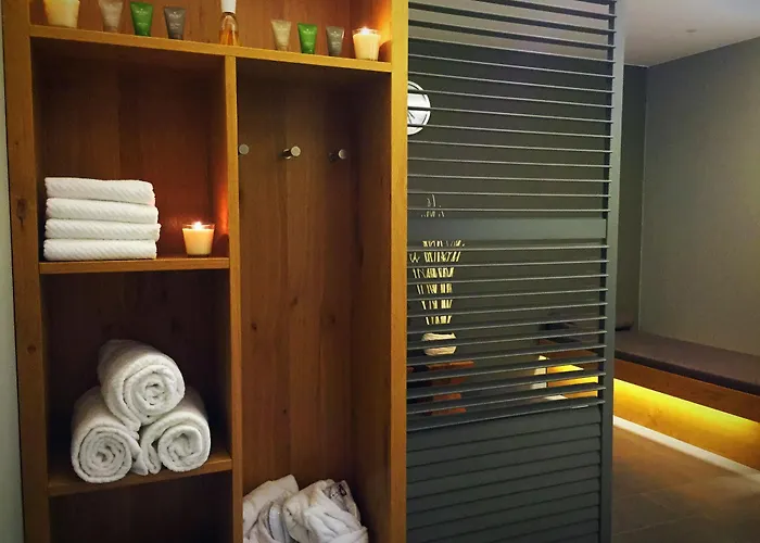 June Six West Berlín