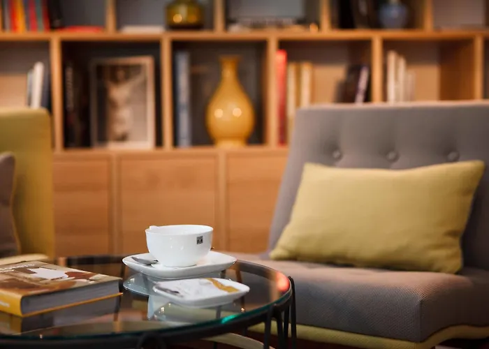 Hotel June Six West 4*