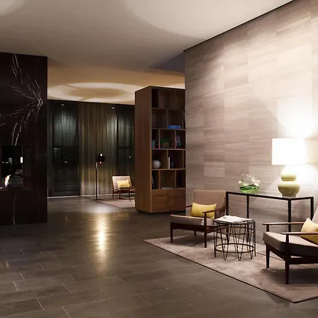 June Six West 酒店