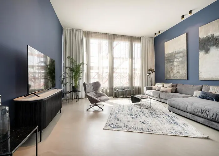 June Six West Berlijn