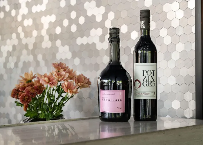 June Six West Berlín