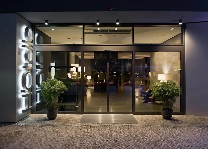 June Six West Hotel 4*